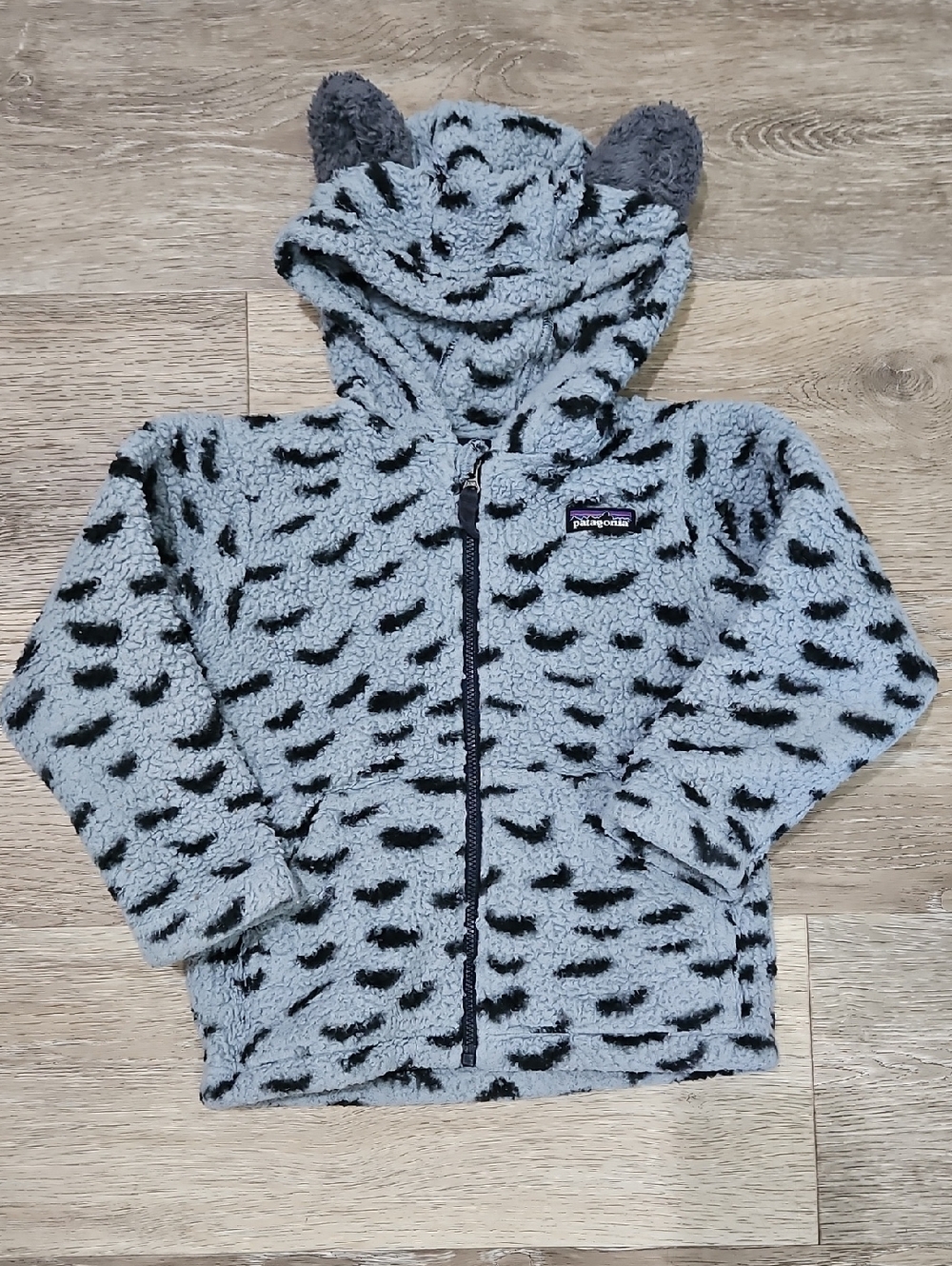 Patagonia Kids Gray Blue Fuzzy Zip Hoodie with Black Spot Pattern And Ears 3t